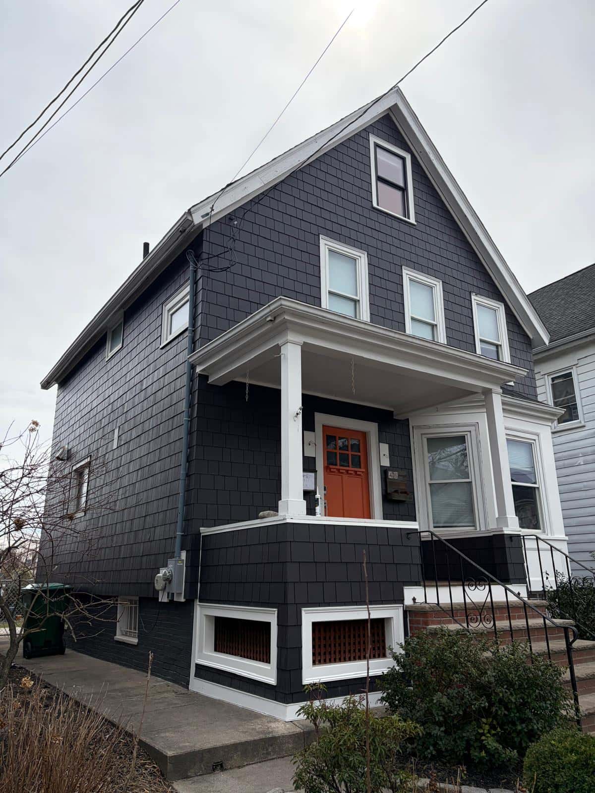 Dark Shake Siding Renovation – Massachusetts